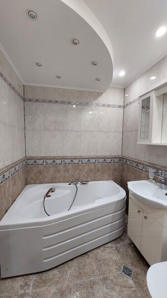 Unirii, Bd. Mircea Voda, apartament 3 camere decomandat cu centrala